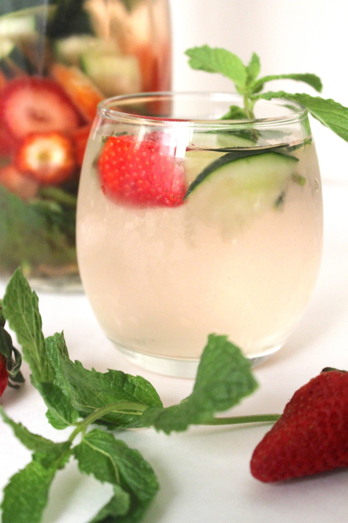 strawberry cucumber mint infused detox water