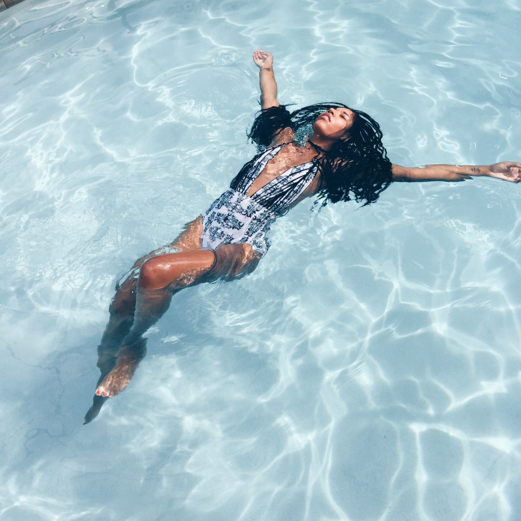 black girl fashion blogger summer pool deep v swimsuit
