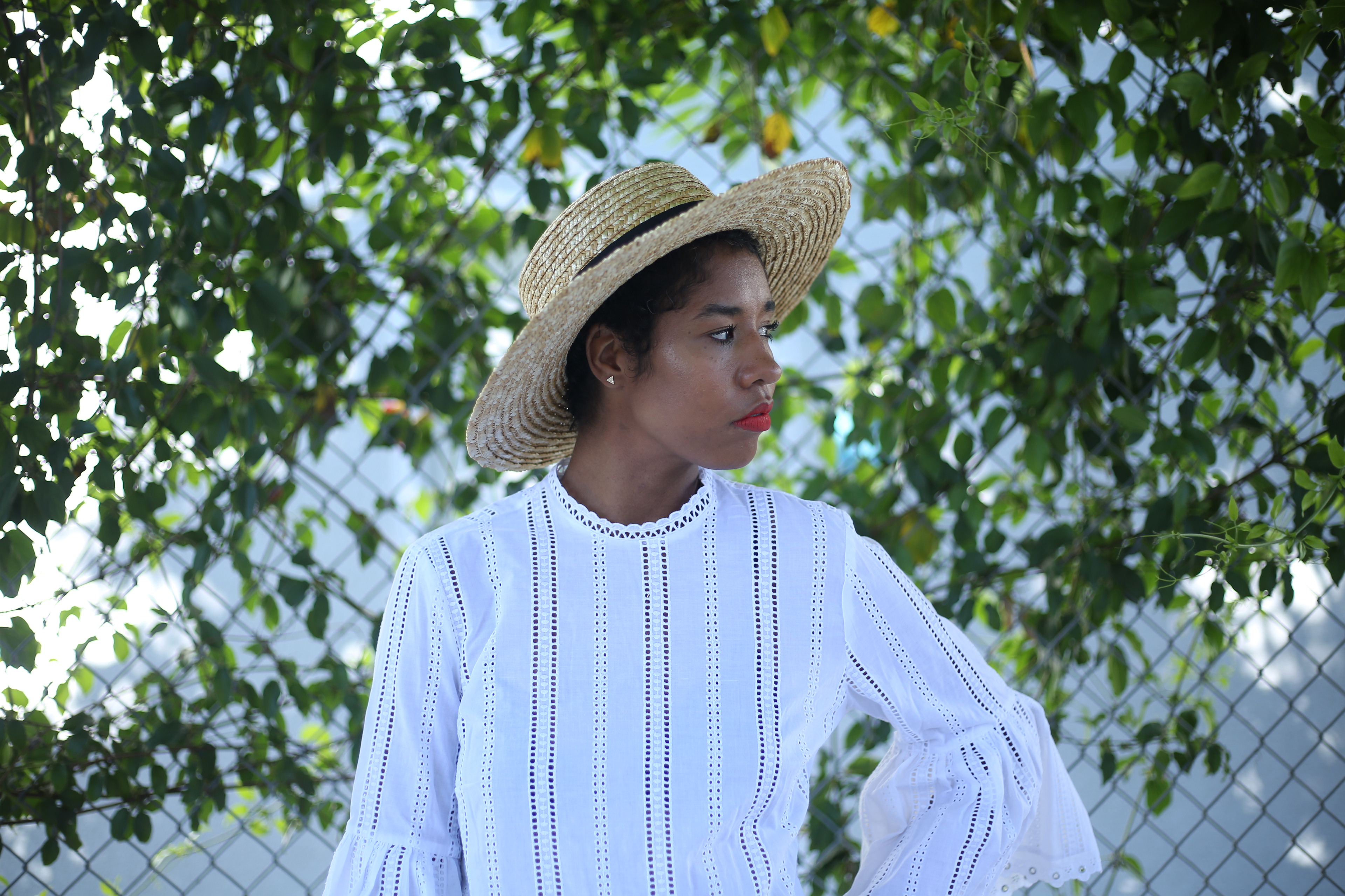 effortless summer style. straw boater hat outfit. la fashion blogger